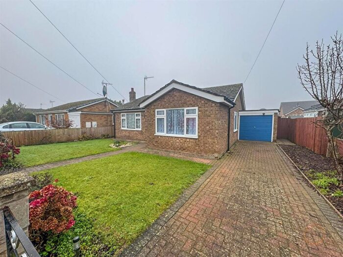 3 Bedroom Detached Bungalow To Rent In Abbotts Gardens, Whaplode, Spalding, PE12