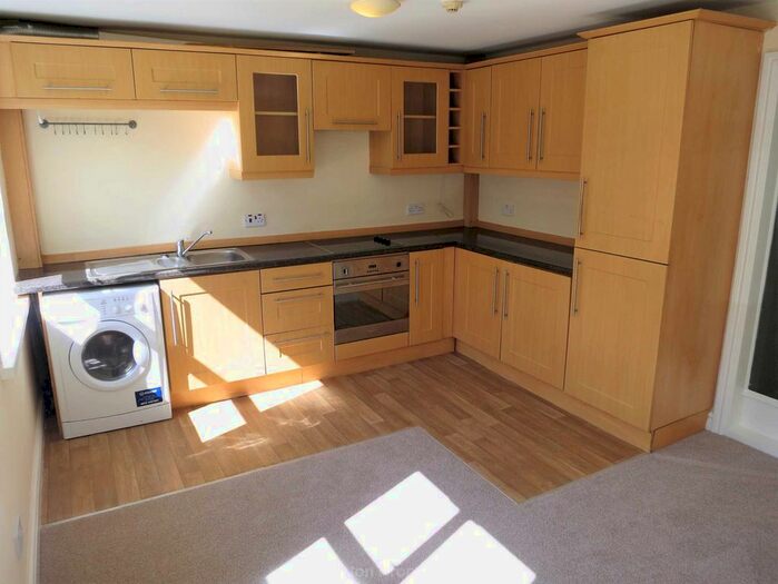 2 Bedroom Flat To Rent In Turncroft Lane, Stockport, SK1