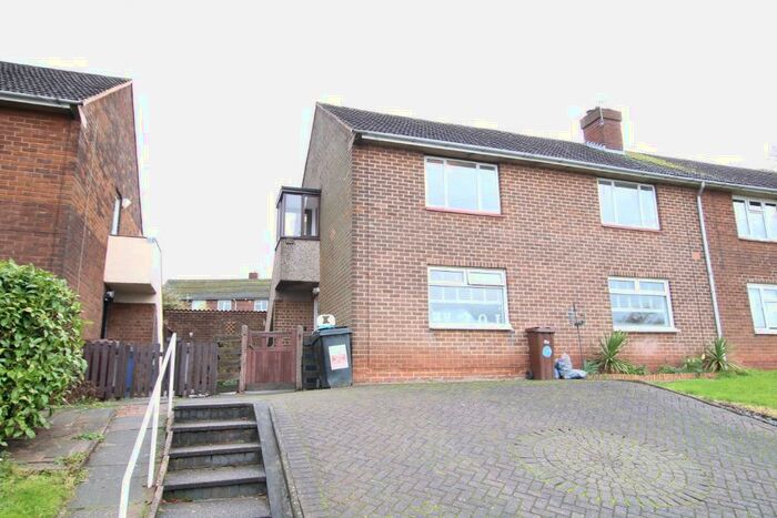 2 Bedroom Flat To Rent In Rosliston Road, Burton-On-Trent, DE15