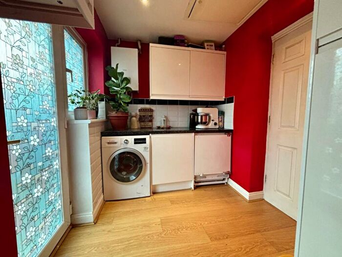 3 Bedroom Detached House For Sale In Flinters Close, Wootton, Northampton, NN4