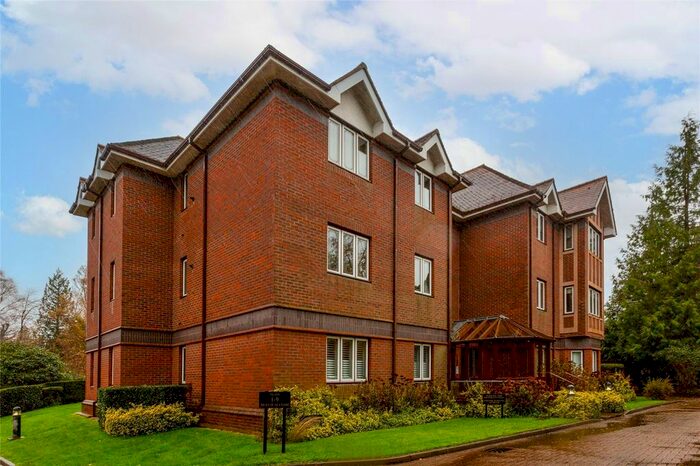2 Bedroom Flat To Rent In Beech Manor, Bayhall Road, Tunbridge Wells, Kent, TN2