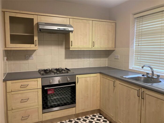 2 Bedroom Flat To Rent In Marlborough Gardens, Upminster, RM14