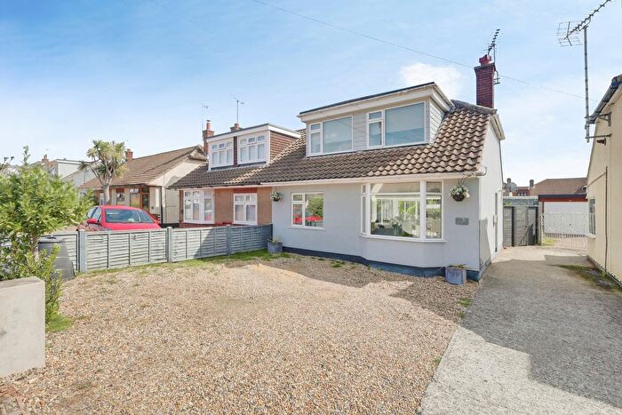 3 Bedroom Semi Detached House For Sale In Alderleys, Benfleet, SS7