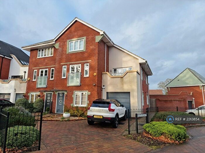 4 Bedroom Semi-Detached House To Rent In Kennedy Avenue, High Wycombe, HP11
