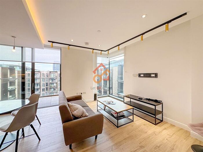 2 Bedroom Flat To Rent In Vermont House, Dingley Road, London, EC1V