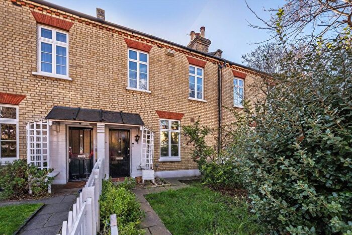 2 Bedroom Terraced House To Rent In Imperial Square, Fulham, London, SW6