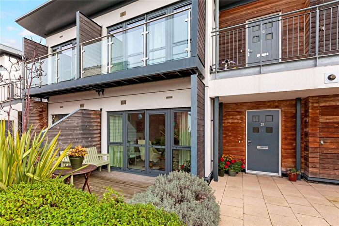 2 Bedroom Flat For Sale In Park Way, Newbury, RG14