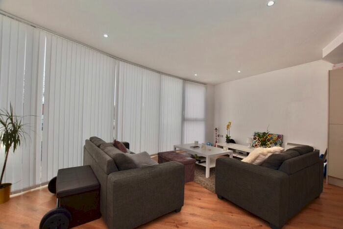 3 Bedroom Flat To Rent In Block C, Pollard Street, M4