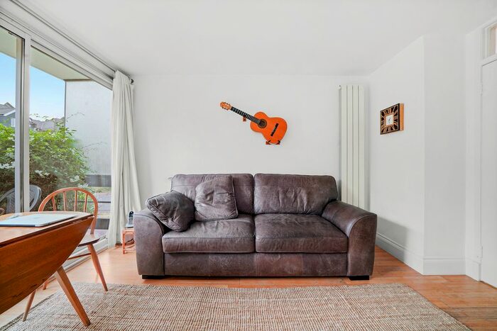 1 Bedroom Flat To Rent In Coolhurst Road, Crouch End, London, N8