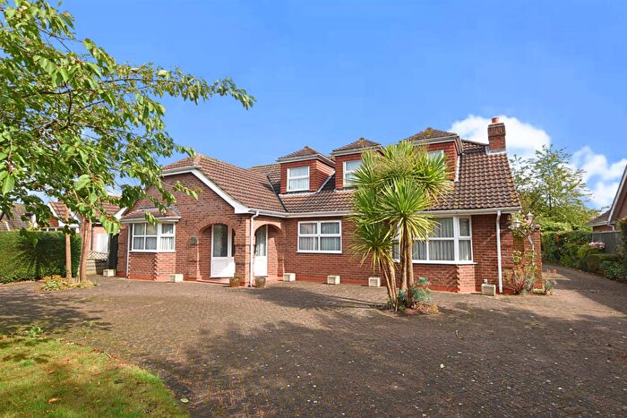 4 Bedroom Detached House For Sale In Willow Park, Barnoldby Le Beck, Grimsby, DN37