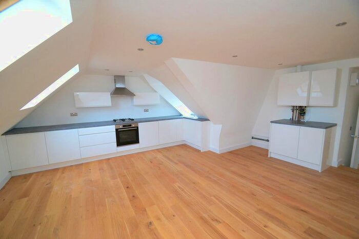 1 Bedroom Flat To Rent In Watling Street, Radlett, WD7