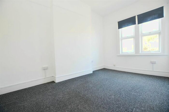 2 Bedroom Maisonette To Rent In Clifton Road, Teddington, TW11