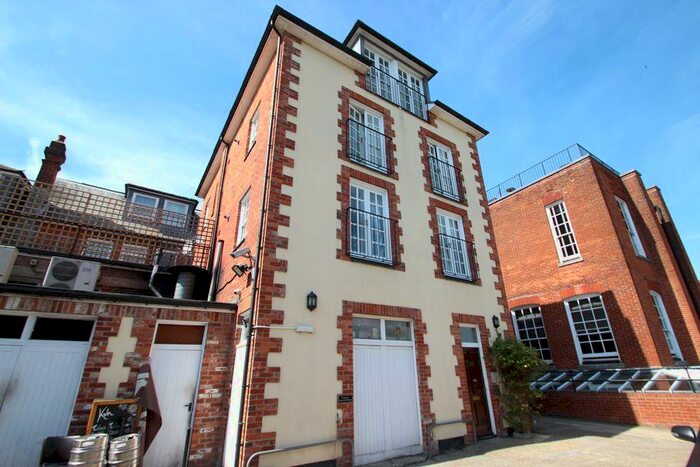 3 Bedroom Apartment To Rent In Jewry Street, Winchester, SO23