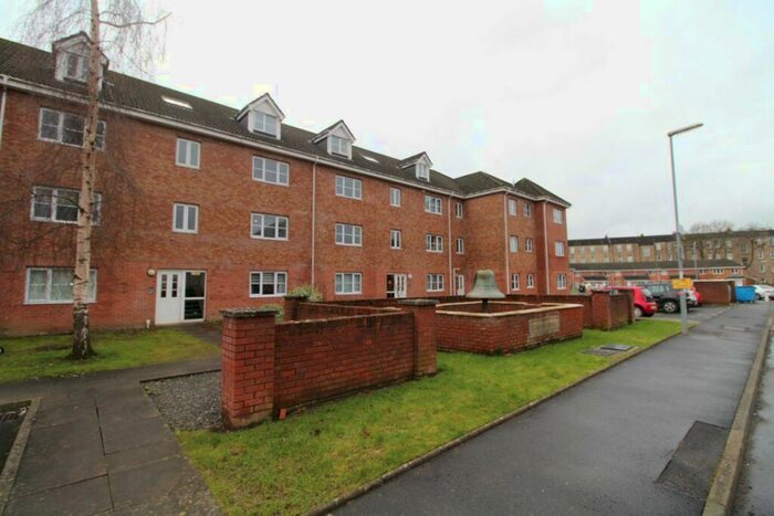 2 Bedroom Flat To Rent In Tullis Gardens, Glasgow, G40