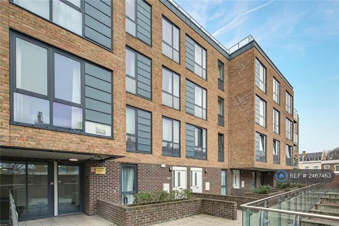 2 Bedroom Flat To Rent In Aubers Ridge Court, London, E3