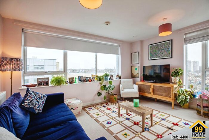 2 Bedroom Flat For Sale In Farlow House, Brixton, SW9
