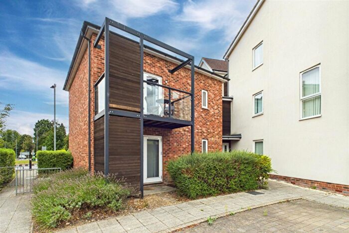 1 Bedroom Apartment For Sale In Hampden Crescent, Bracknell, Berkshire, RG12