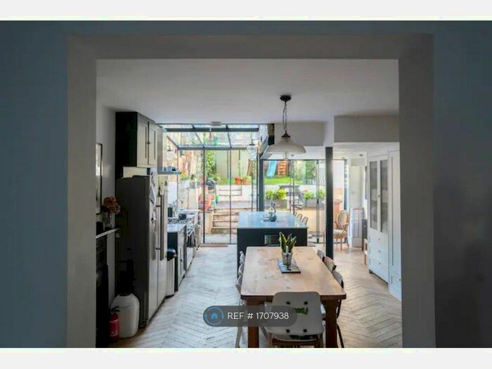 5 Bedroom Terraced House To Rent In Dunlace Road, London, E5