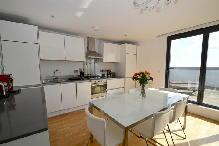 2 Bedroom Flat To Rent In Hunsaker Place, Alfred Street, Reading, RG1