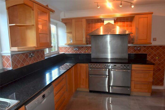 5 Bedroom Property To Rent In Illingworth, Windsor, Berkshire, SL4