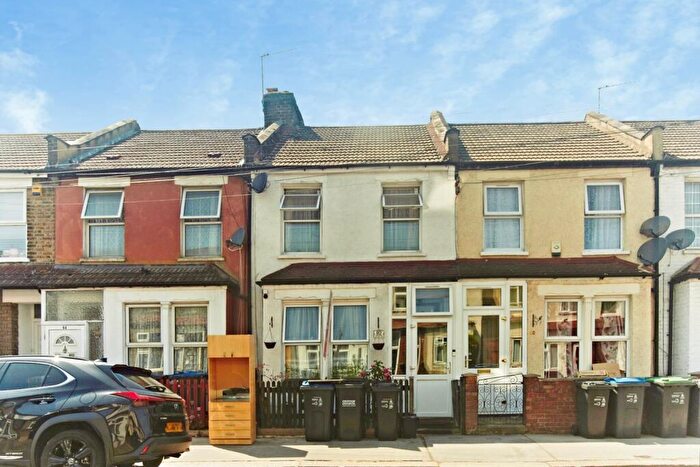 2 Bedroom House For Sale In Priory Road, Croydon, CR0
