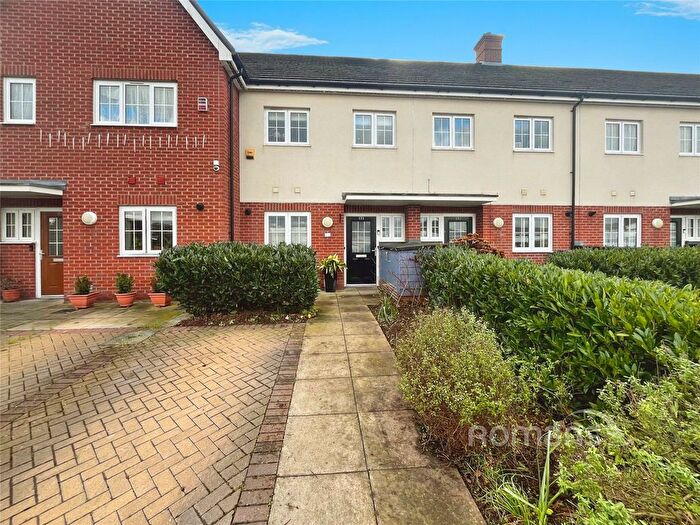 2 Bedroom Terraced House For Sale In Long Furlong Drive, Slough, Berkshire, SL2