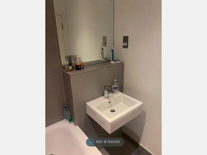 1 Bedroom Flat To Rent In Fairoaks Grove, Enfield, EN3