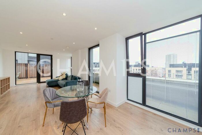 3 Bedroom Flat To Rent In Forrester Way, London, E15