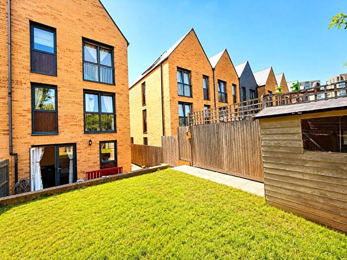 3 Bedroom End Of Terrace House For Sale In Tudway Road, London, SE3
