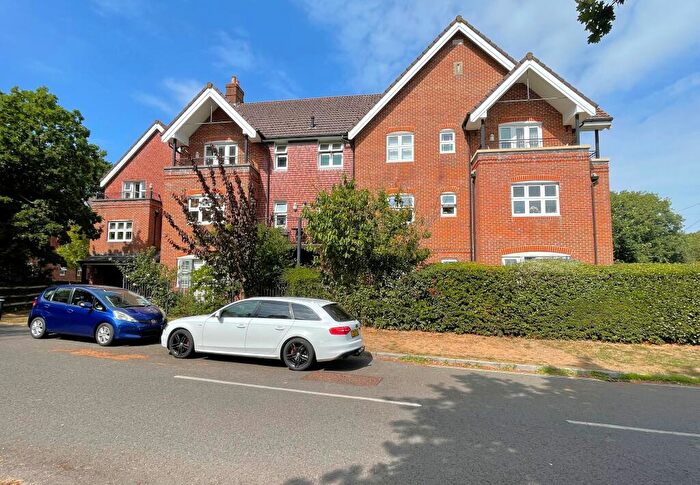 2 Bedroom Flat For Sale In The Watermark, Southampton Road, Hythe, SO45