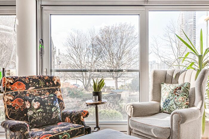 2 Bedroom Flat To Rent In Montevetro, Battersea Church Road, SW11