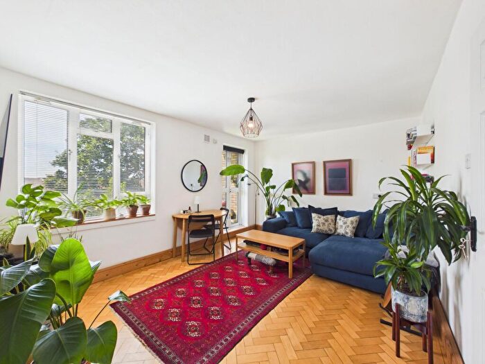 2 Bedroom Flat For Sale In High Cross Road, London, N17