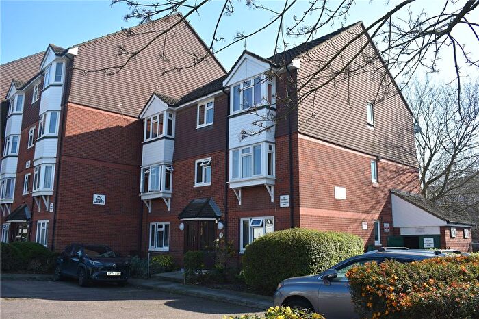 1 Bedroom Flat To Rent In Weald Close, London, SE16