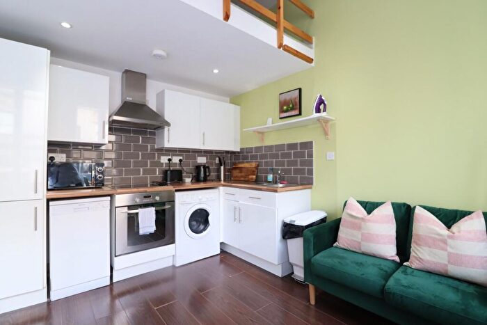 Studio To Rent In The Guildhall Tavern (), Guildhall Place, Cardiff, CF10