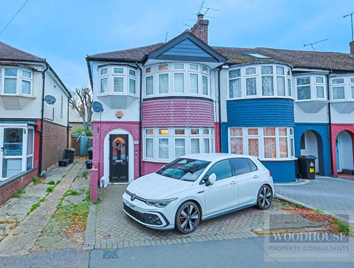 3 Bedroom End Of Terrace House For Sale In College Road, Cheshunt, EN8