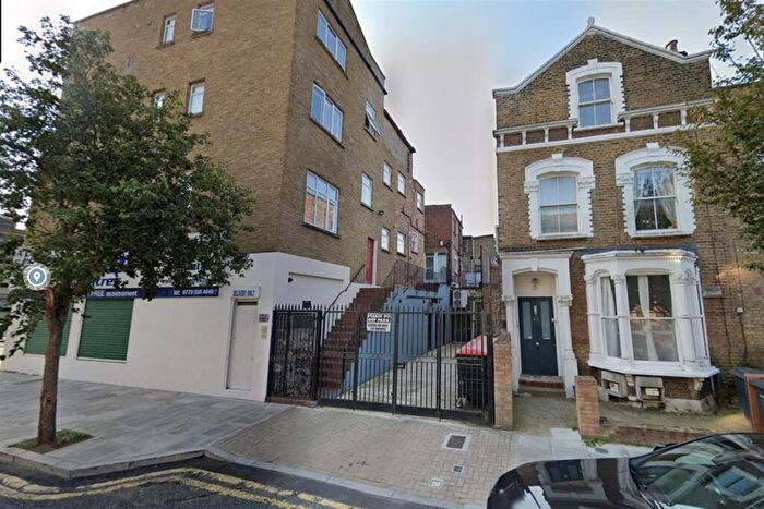 1 Bedroom Apartment To Rent In -, Stoke Newington Road, Stoke Newington Road, N16