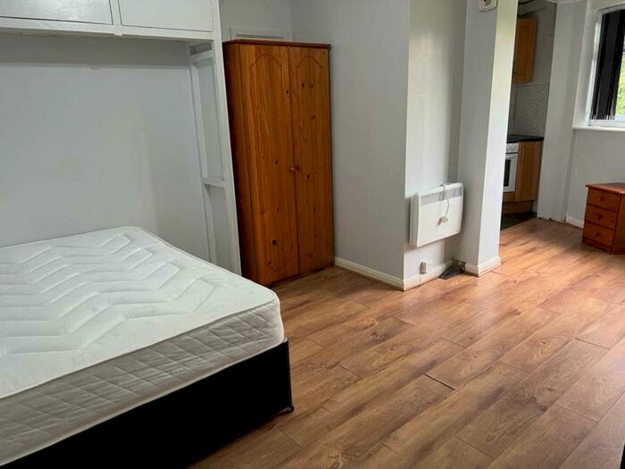 Studio To Rent In Hamilton Road, Reading, RG1