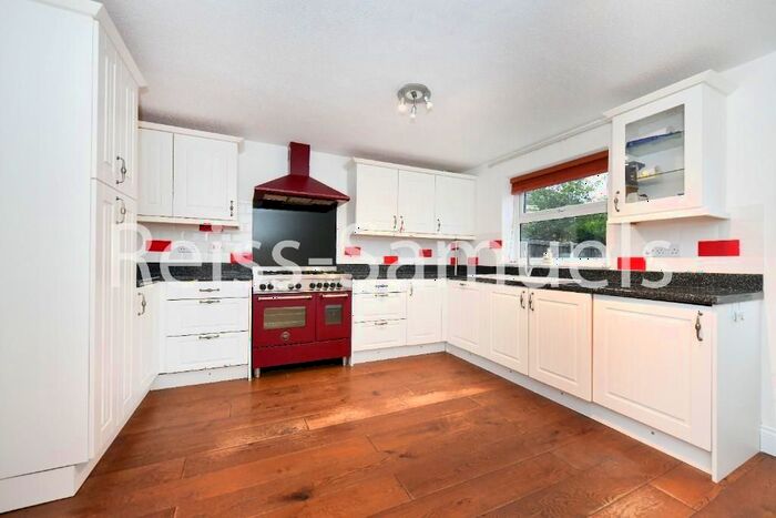 4 Bedroom End Of Terrace House To Rent In Sara Crescent, Greenhithe, Kent, DA9