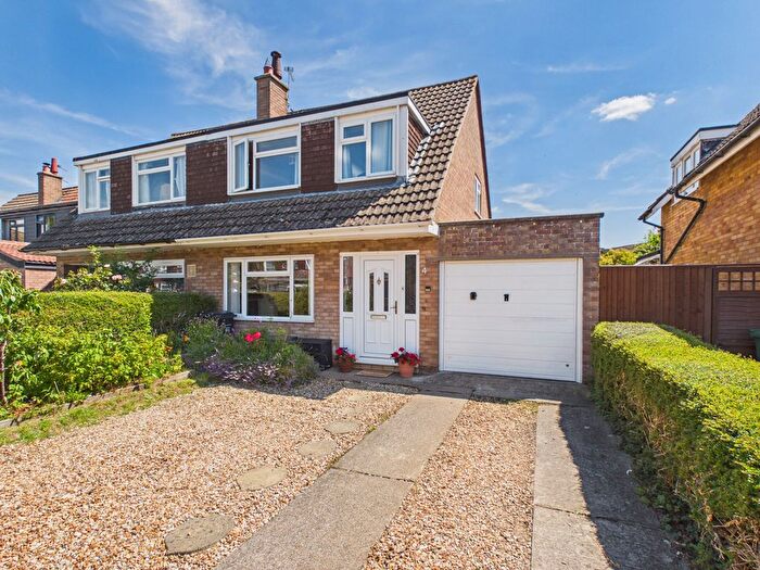 3 Bedroom Semi-Detached House For Sale In Tetton Close, Bridgwater, TA6