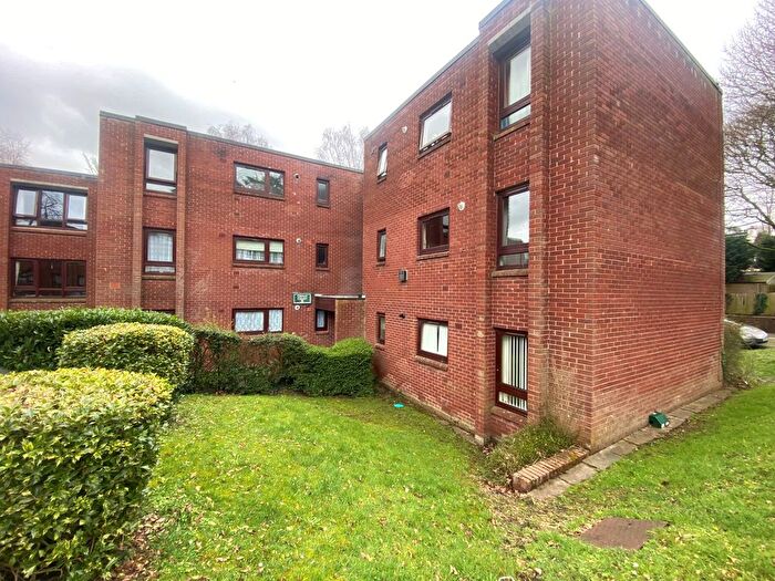 2 Bedroom Flat To Rent In Cedar Court, Sutton Coldfield, B74