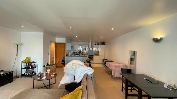 2 Bedroom Flat To Rent In Balearic Apartmetns, London, E16