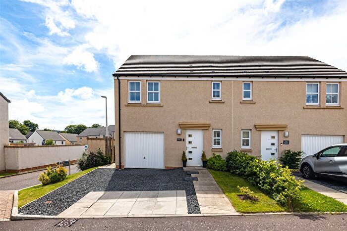 3 Bedroom Semi-Detached House For Sale In Knoll Park Avenue, Galashiels, TD1