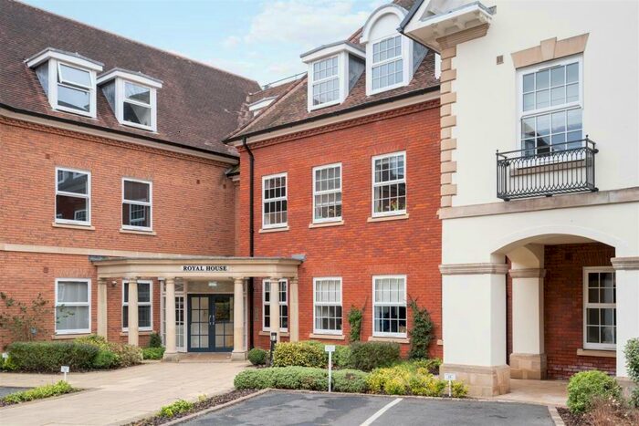 2 Bedroom Apartment To Rent In Princes Gate, Central Solihull, B91