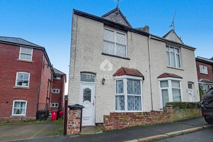 2 Bedroom Semi Detached House To Rent In Victoria Road, Walton On The Naze, CO14