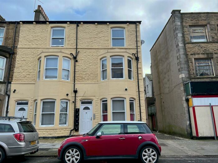 1 Bedroom Flat To Rent In - Claremont Road, Lancaster, Morecambe, LA4