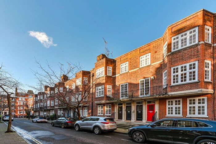 2 Bedroom Flat For Sale In De Walden Street, Marylebone, London, W1G