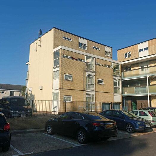 1 Bedroom Flat For Sale In Ridding Close, Southampton, SO15
