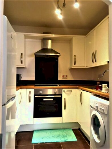 1 Bedroom Flat To Rent In Ley Street, Ilford, IG1