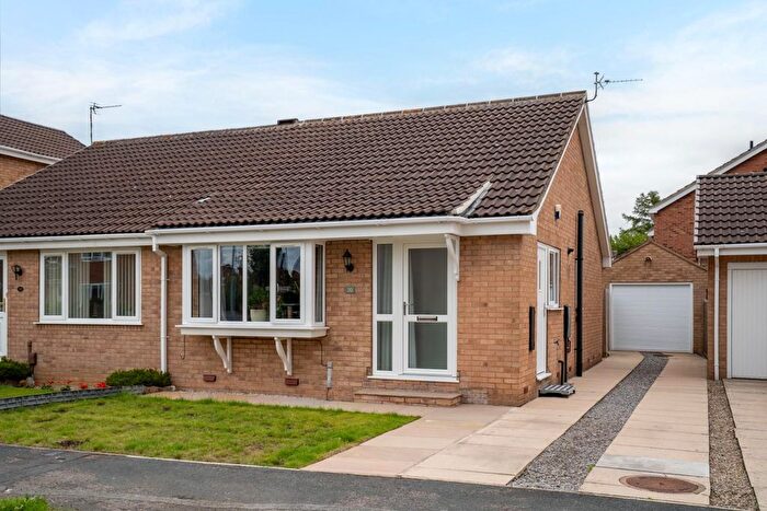 2 Bedroom Bungalow For Sale In Turnberry Drive, York, YO26
