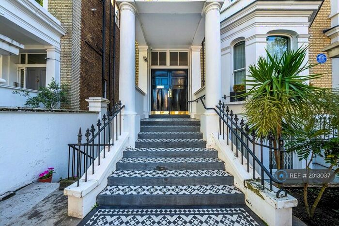 2 Bedroom Flat To Rent In Redcliffe Gardens, London, SW10